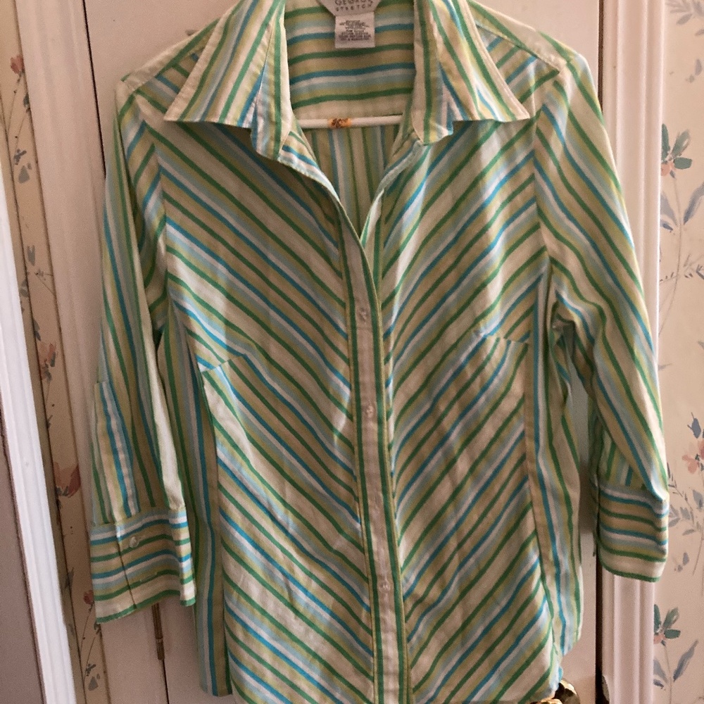 Lady’s fitted shirt